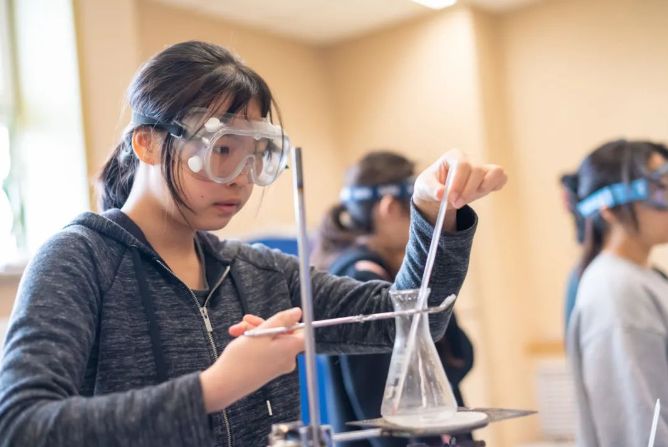 降低留学成本：大学奖学金申请窍门 Affordable College: Global Scholarships(图4)