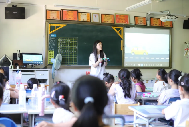 在大连华美拆盲盒：理科菜鸡竟开出世界百强名校入场券(图6)